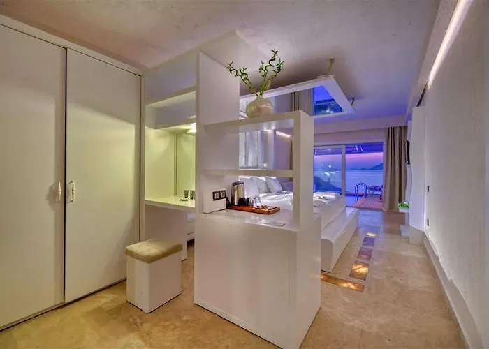 Hotel Peninsula Gardens (adults Only)